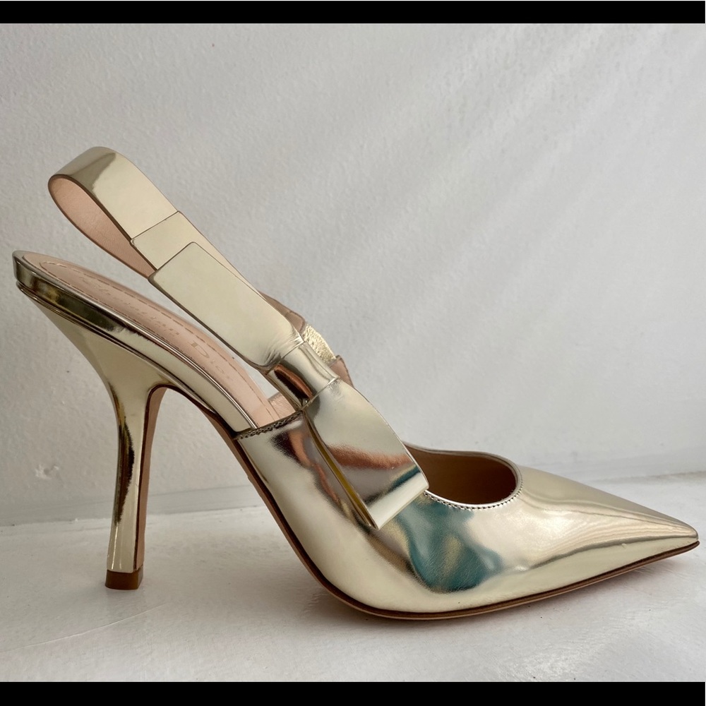 J’adior Sling back in Gold Patent Leather
